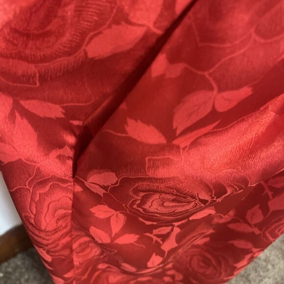 Vintage 90s Linda Bis Red Robe Lace Trim Rose Embossed One Size w/ Pockets - Picture 5 of 8